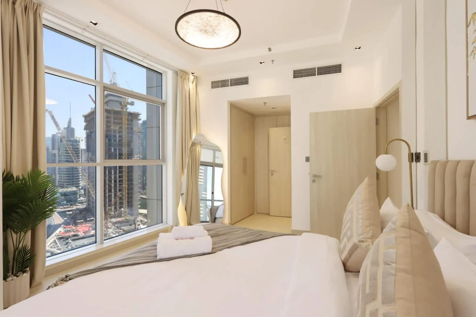 Livbnb-Luxurious 1Bhk In The Heart Of Dubai Marina 0*,  United Arab Emirates