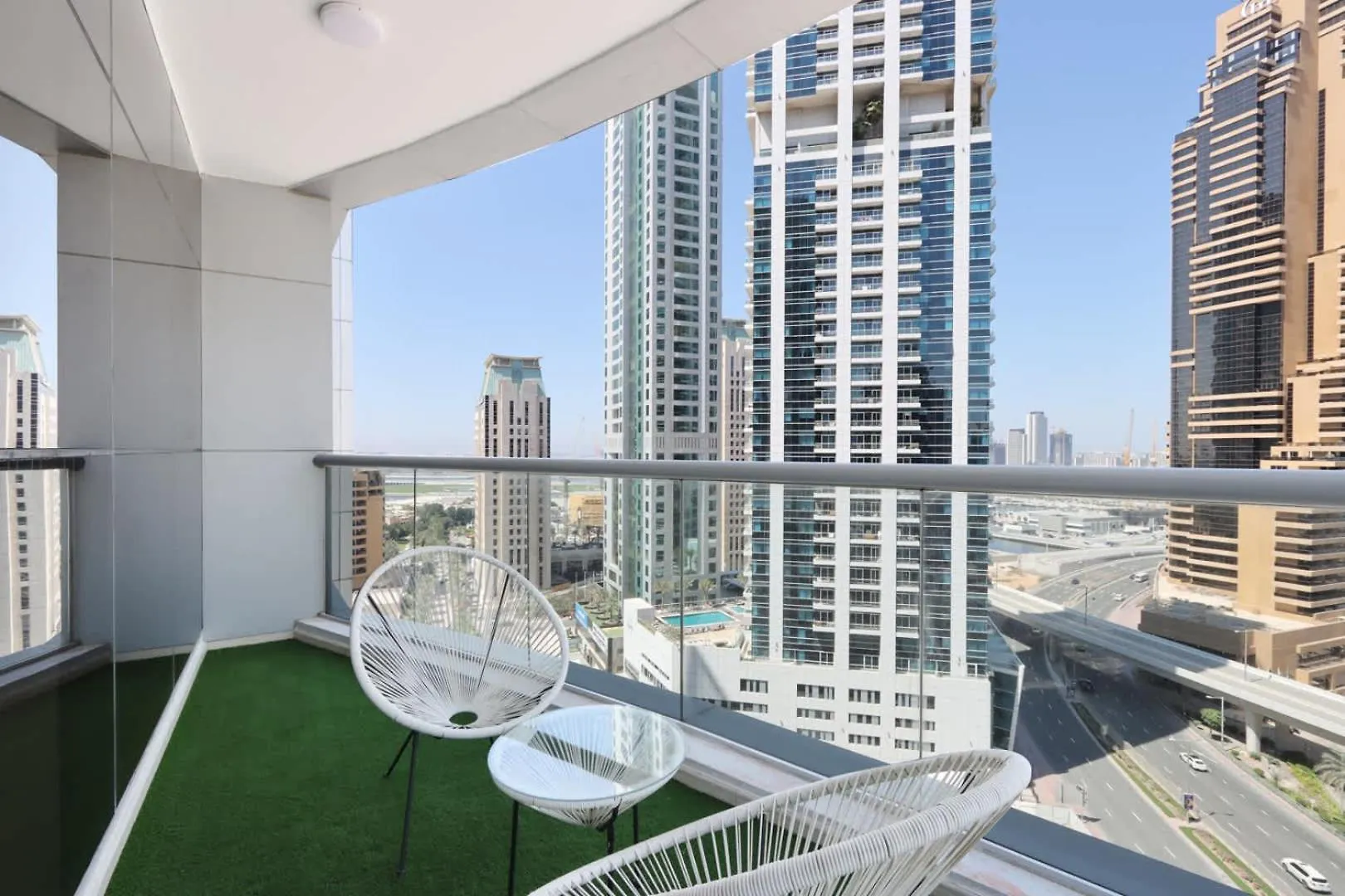 Livbnb-Luxurious 1Bhk In The Heart Of Dubai Marina Apartment